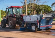 Caarapó reforça limpeza urbana com aquisição de varredora mecânica e trator agrícola
