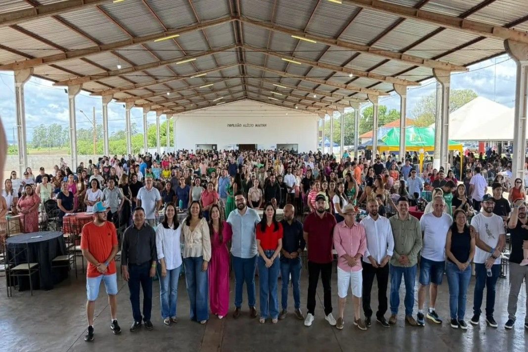 caarapo-promove-almoco-especial-para-celebrar-o-dia-do-servidor-publico-6ad25141efcd2 (1)